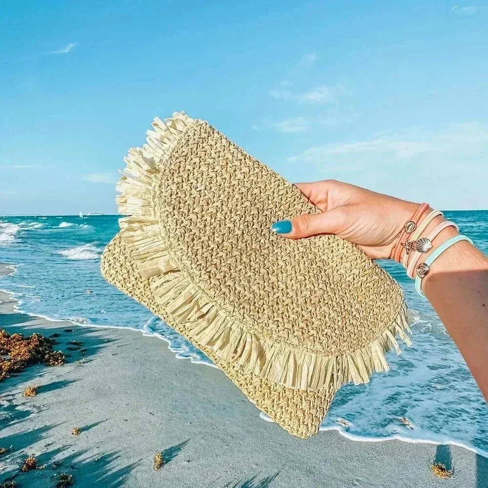 NWOT - Beachly - The North Shore Tropical Lined Clutch